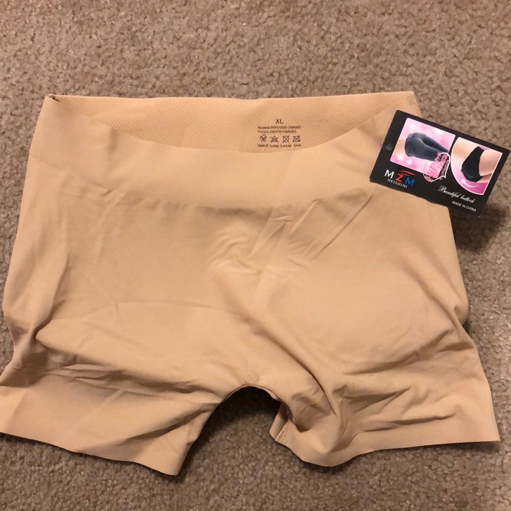 Body shaper, butt enhancer. Size XL fits like S/M
